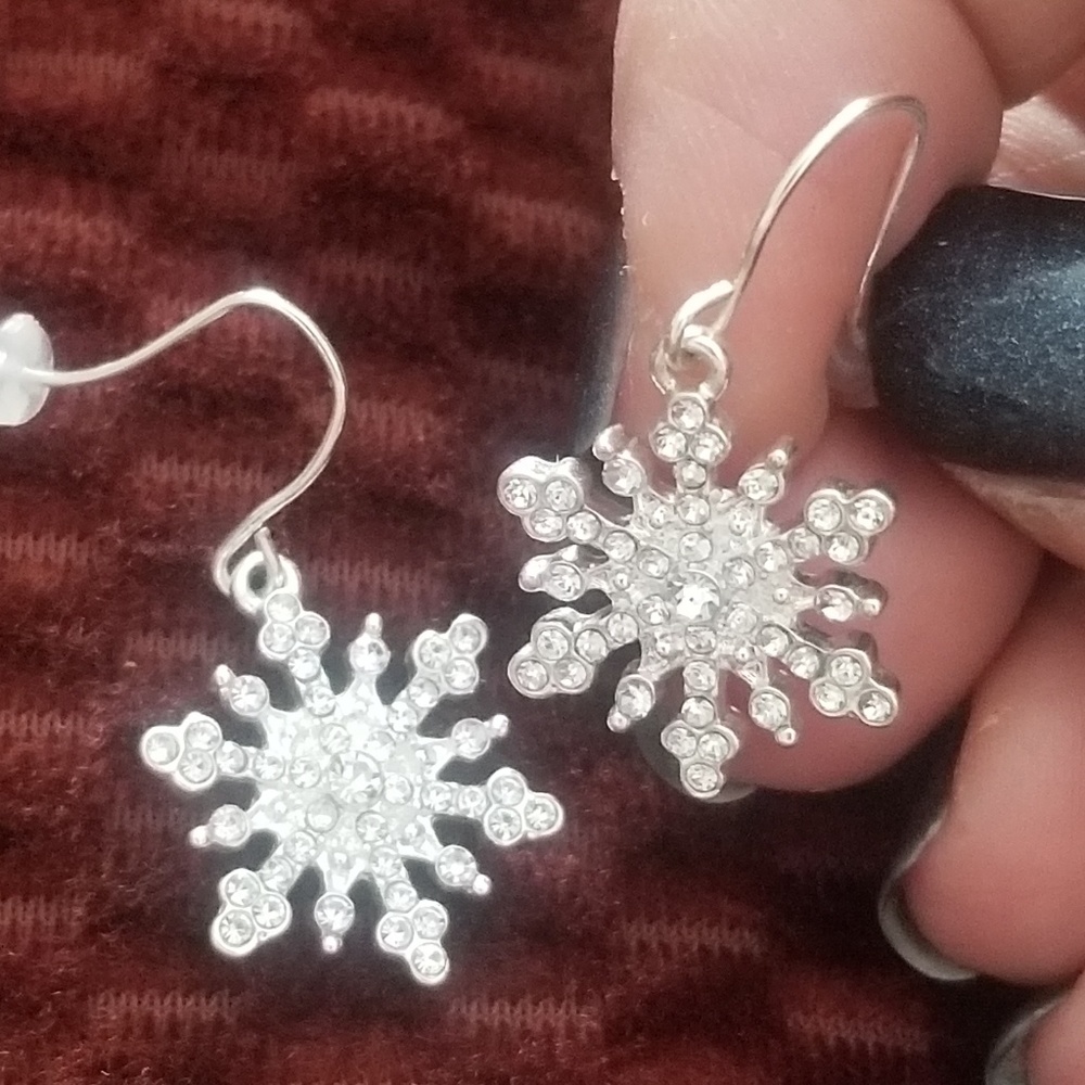 Snowflake earrings